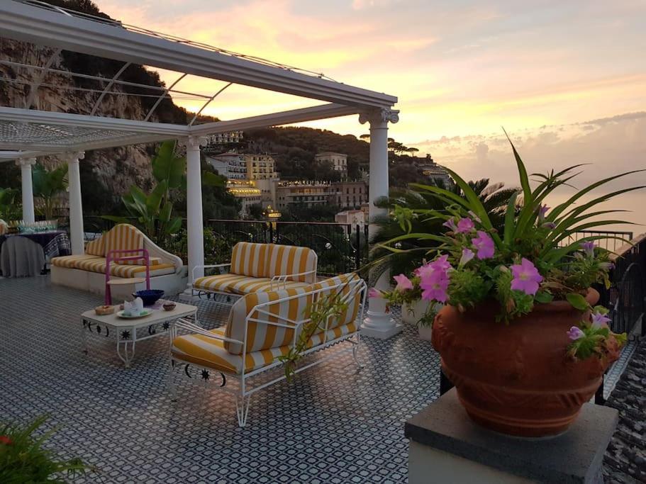 Appartement La Casa Di Giorgina à Sorrente Extérieur photo