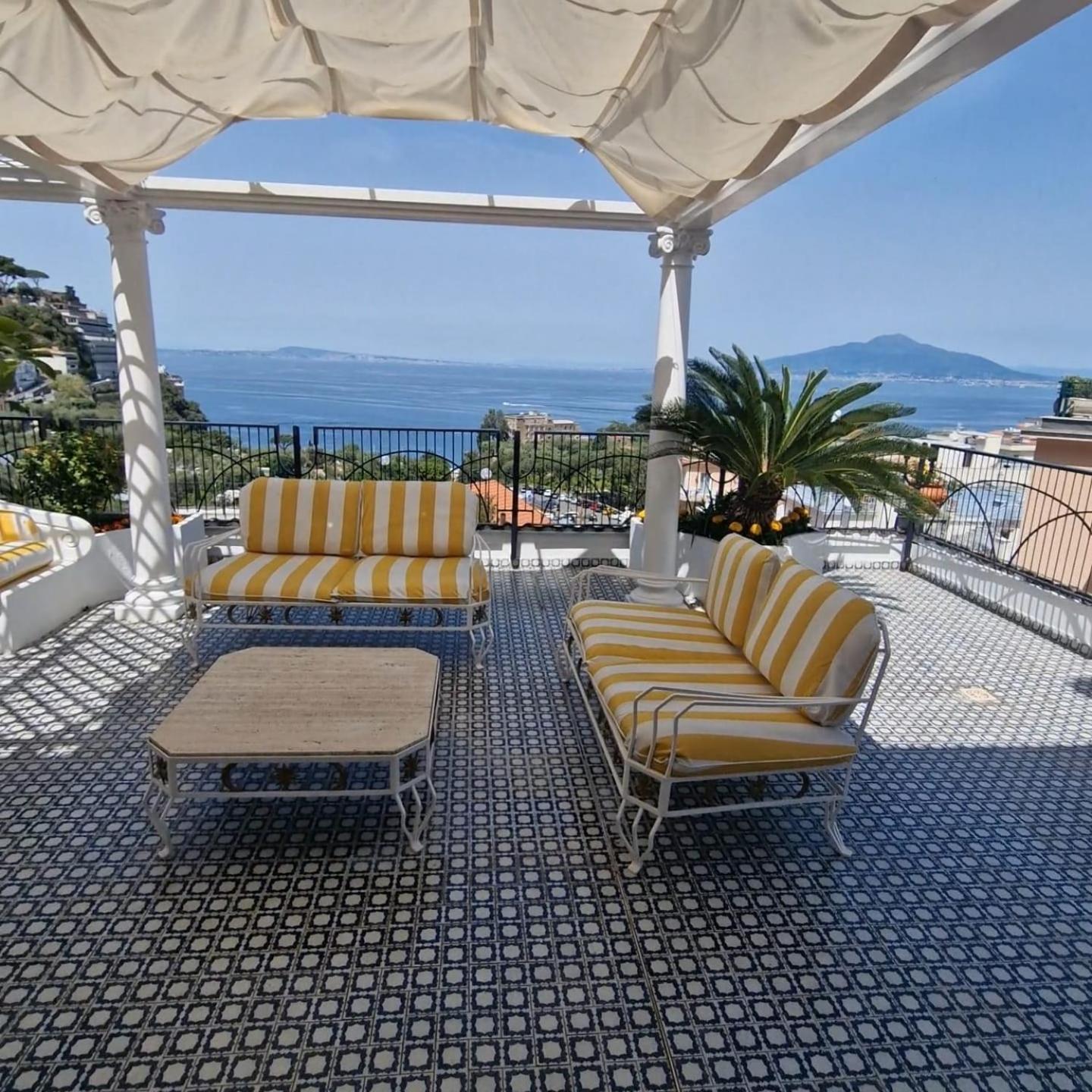 Appartement La Casa Di Giorgina à Sorrente Extérieur photo